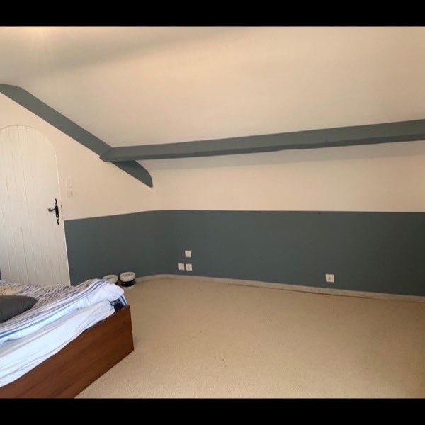 Chambre peinte en deux tons